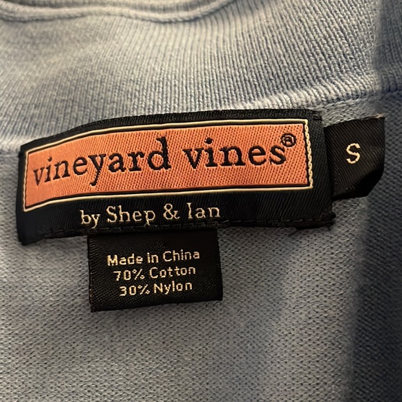 Gorgeous vineyard vines sweater - Picture 6 of 6